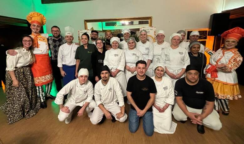 UCS, Abrasel, ACIC, Grande Hotel Canela e chefs Roberta Reche e Fernando Schimanoski assinaram o jantar de abertura