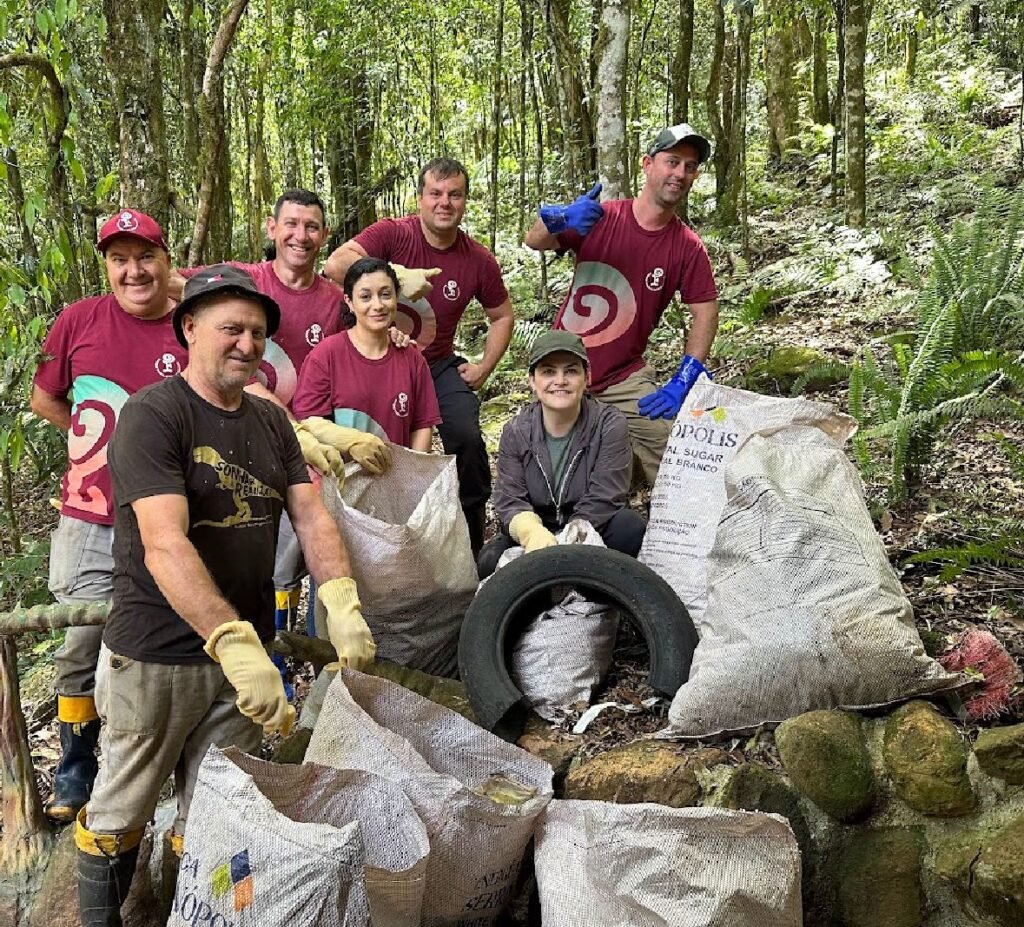 Florybal retira 60% menos resíduos em mutirão no Arroio Canelinha 1 Arroio Canelinha - Acontece Gramado