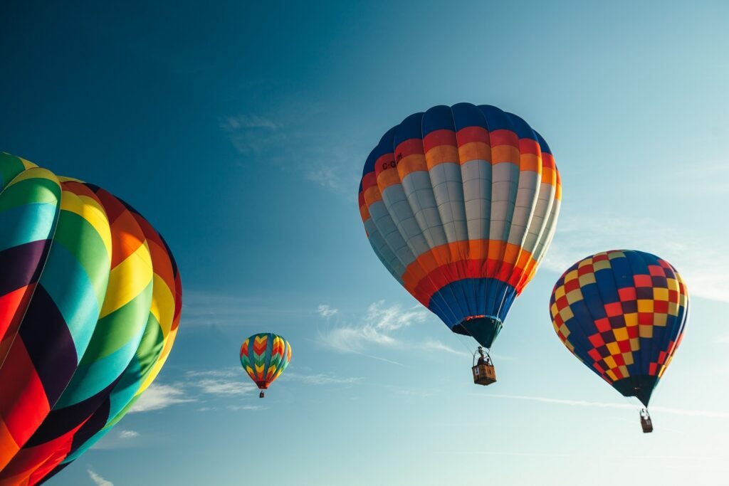 Verão na Serra Gaúcha tem turismo de aventura, cervejarias, vinícolas, cânions e passeio de balão 1 BALAO 1 - Acontece Gramado