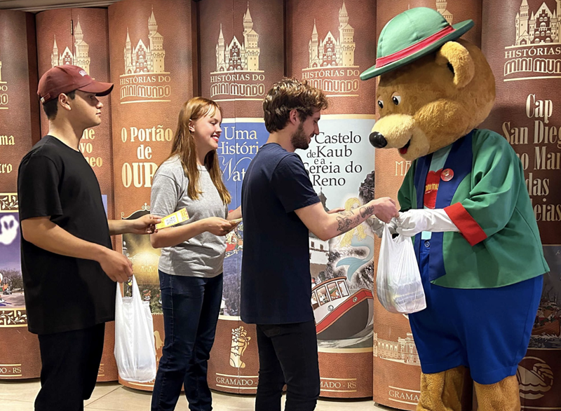 Mini Mundo Gramado antecipa Campanha do Alimento para ajudar atingidos pelas enchentes 1 Campanha Alimento Mini Mundo 2024 Credito Divulgacao - Acontece Gramado