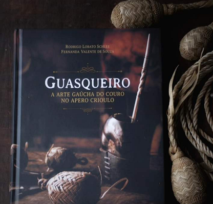 Lançamento do livro "Guasqueiro" e exposição acontecem nesta quinta, dia 15, em Gramado 1 Capa Livro - Acontece Gramado