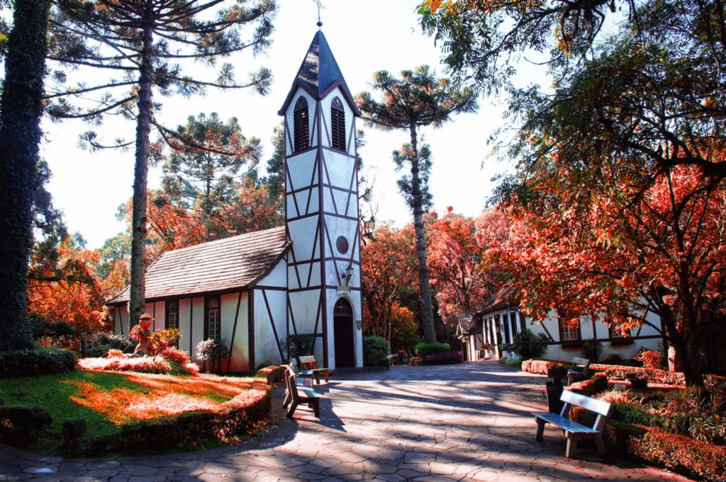 Capela na Aldeia Historica - Acontece Gramado