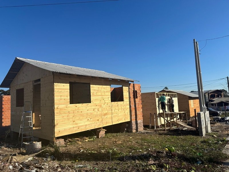 Prefeitura de Canela ajuda dez famílias a na construção da casa própria 1 Casas Mina - Acontece Gramado