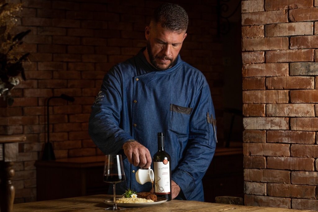Osteria Di Lucca – Italian Senses traz referências internacionais para Gramado no estilo comfort food 2 Chef Rodrigo Rauth assina a gastronomia da Osteria Di Lucca 2 Creditos Divulgacao 1 1 - Acontece Gramado