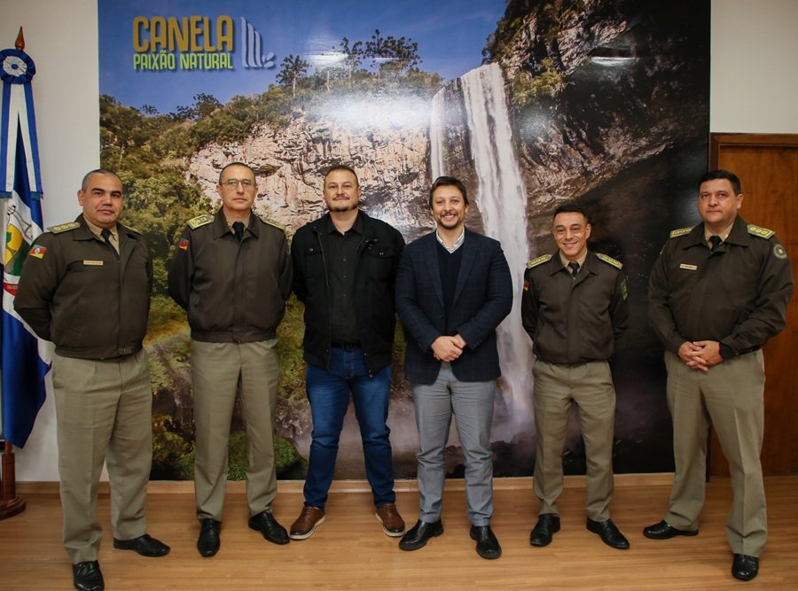 Comandante Geral da BM se reúne com Gilberto Cezar e anuncia que Canela terá novo capitão 1 Comando da BM na Prefeitura - Acontece Gramado