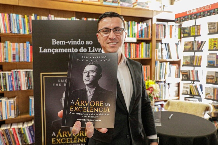 Erick Faleiro lança "The Black Book" e abre a sua caixa preta para o que entende sobre liderança de alto desempenho 1 Erick Faleiro lanca seu livro Creditos CleitonThiele - Acontece Gramado
