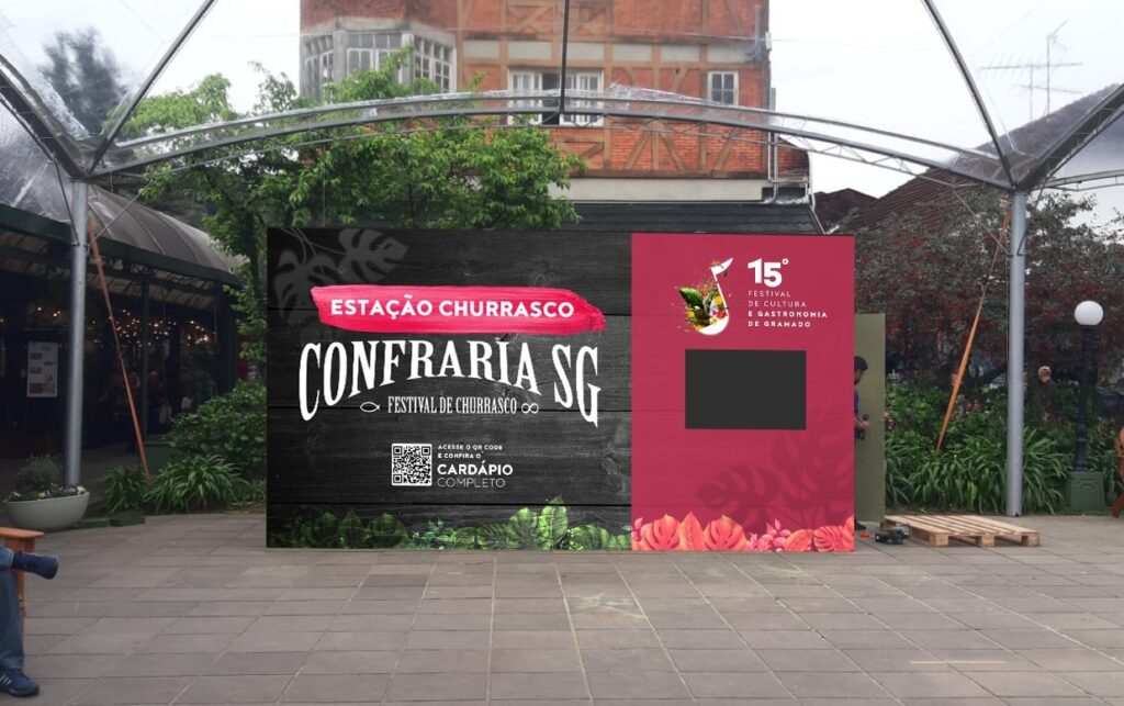 Estação de Churrasco Confraria SG estreia no 15º Festival de Cultura e Gastronomia de Gramado 1 Estacao de Churrasco esta sendo montada ao lado da Rua Coberta - Acontece Gramado