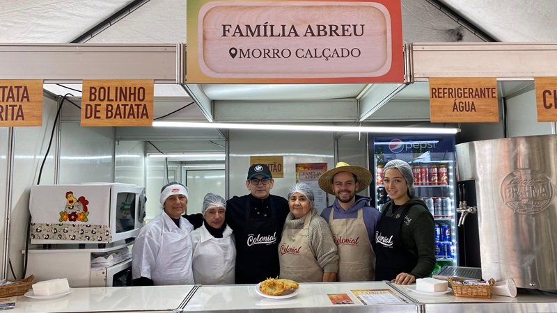 Festa Colonial de Canela segue até domingo (28). Conheça os protagonistas 12 Familia Abreu 2 - Acontece Gramado