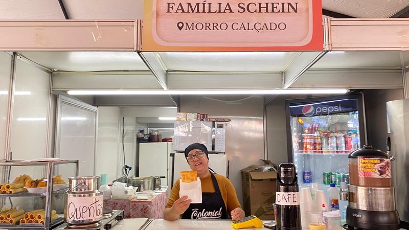 Festa Colonial de Canela segue até domingo (28). Conheça os protagonistas 10 Familia Schein 2 - Acontece Gramado