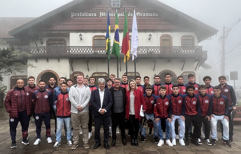 Oito equipes confirmadas na 3ª Copa Gramado Laghetto de Futebol Sub 16 1 Foto Copa Gramado.lancamento.autoridades e Sub 16 do Gramadense - Acontece Gramado
