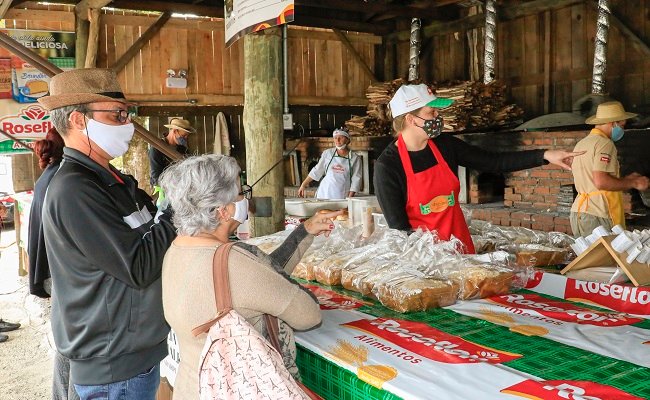 Foto Festa da Colonia.fornos publico - Acontece Gramado