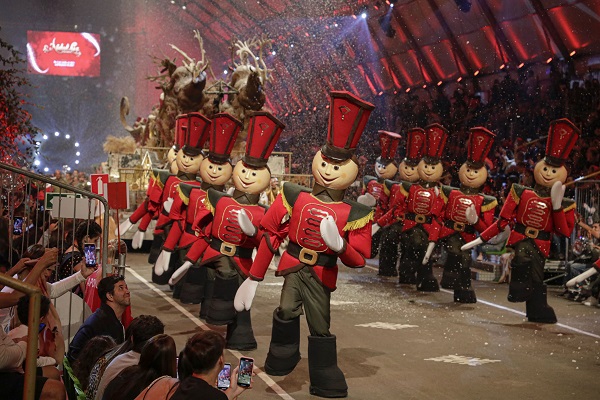 Com descontos especiais, primeiro lote de ingressos do Natal Luz termina dia 31 de julho 1 Foto Natal Luz O Grande Desfile de Natal.100 - Acontece Gramado
