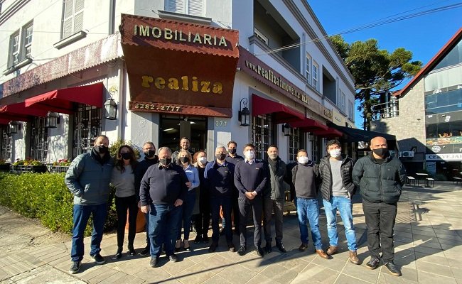 Foto Realiza Parte da Equipe da Realiza Negocios Imobiliarios - Acontece Gramado