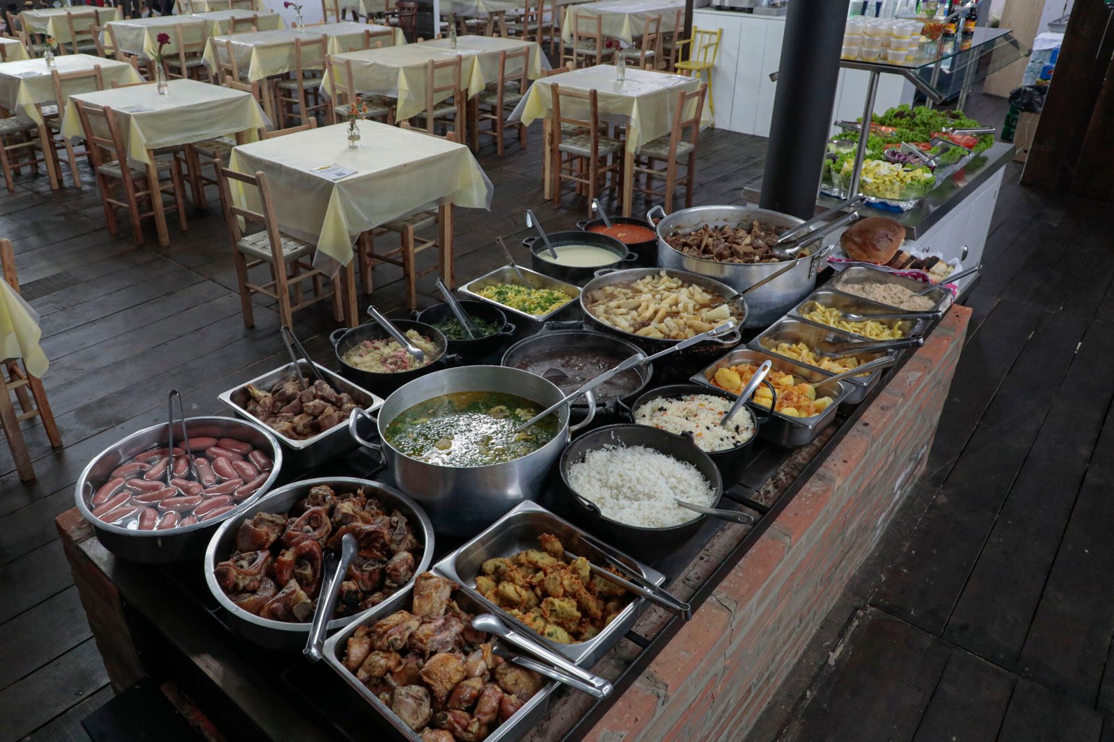 Foto cozinha da Oma scaled - Acontece Gramado