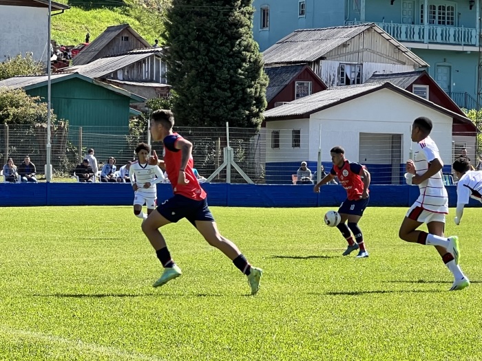 Semifinais da 3ª Copa Gramado Laghetto acontecem na tarde desta segunda 1 Foto jogo domingo.3 - Acontece Gramado