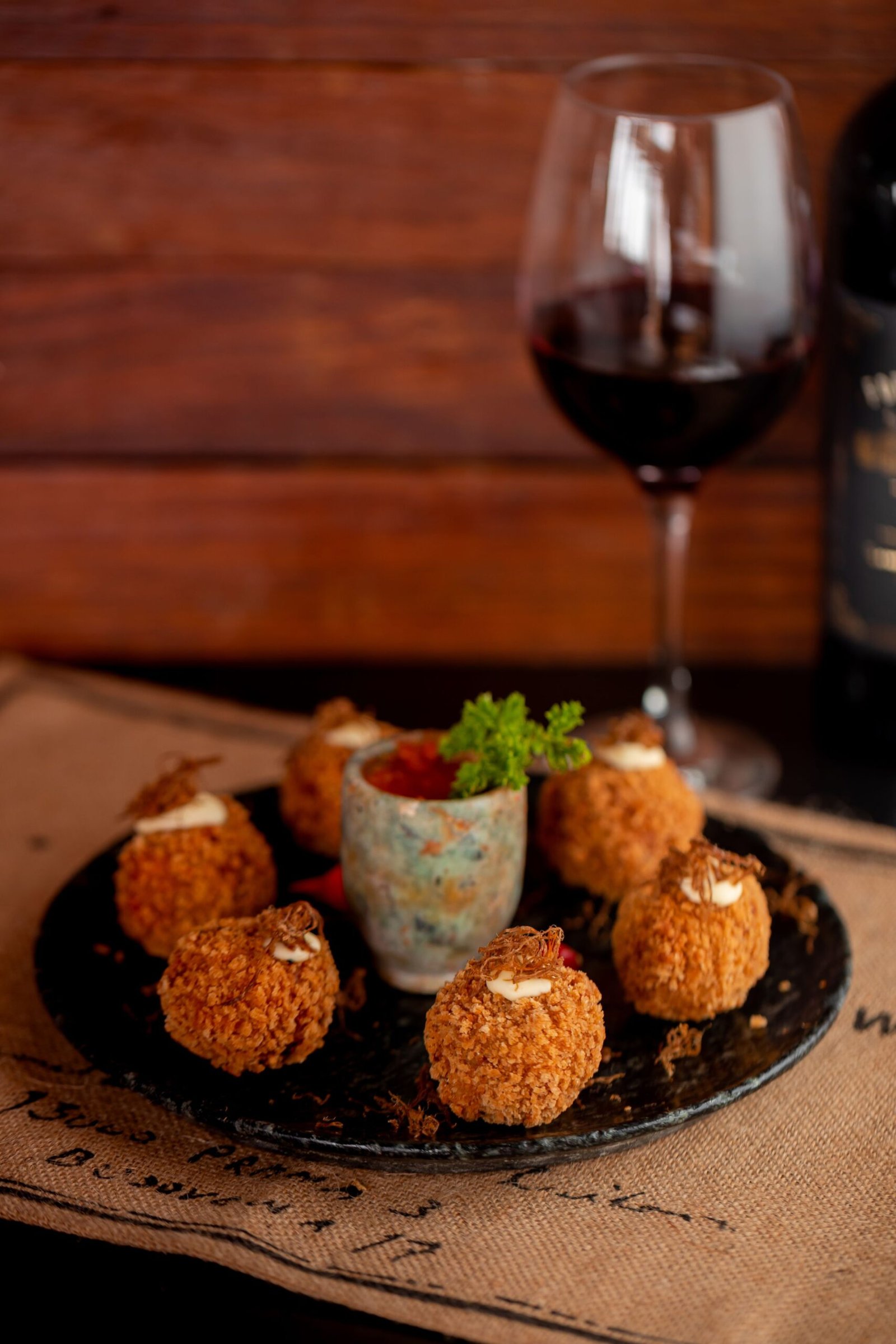 Meat RisoBalls scaled - Acontece Gramado