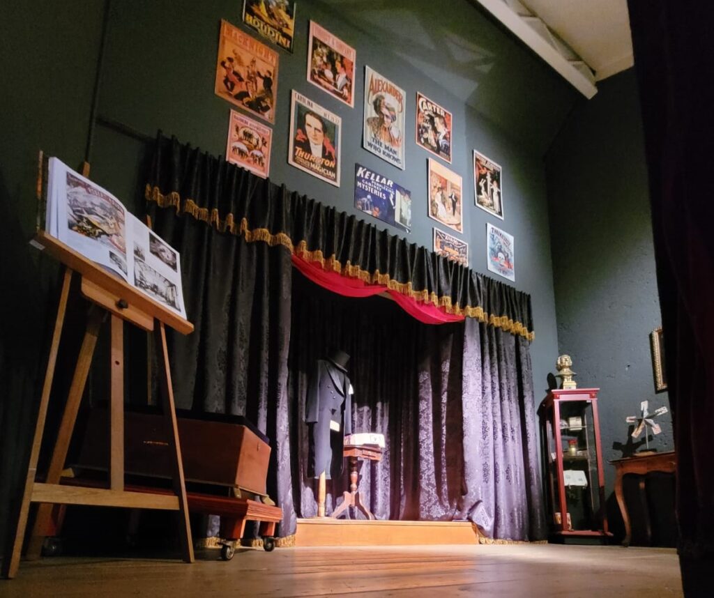 Inaugura em Canela o Museu Mágico: inspirado no Musée de La Magie de Paris 2 Mesanino - Acontece Gramado