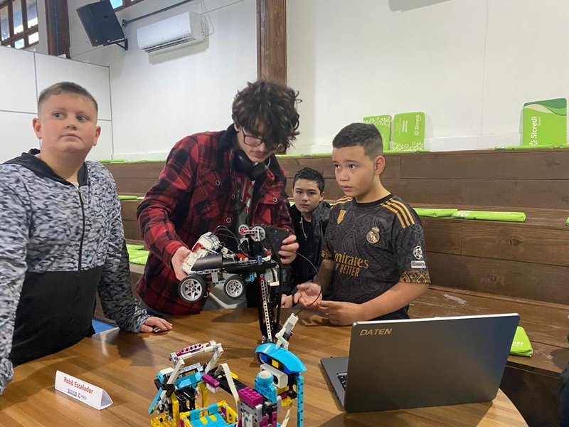 Administração de Canela e Senai Impulsionam Inovação com a 2ª Mostra de Robótica 1 Mostra de robotica 1 - Acontece Gramado
