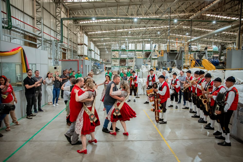 Oktober na Indústria espalha clima da 35ª Oktoberfest de Igrejinha pela região 1 Oktober na Industria Foto por Cleiton Miguel 1 - Acontece Gramado
