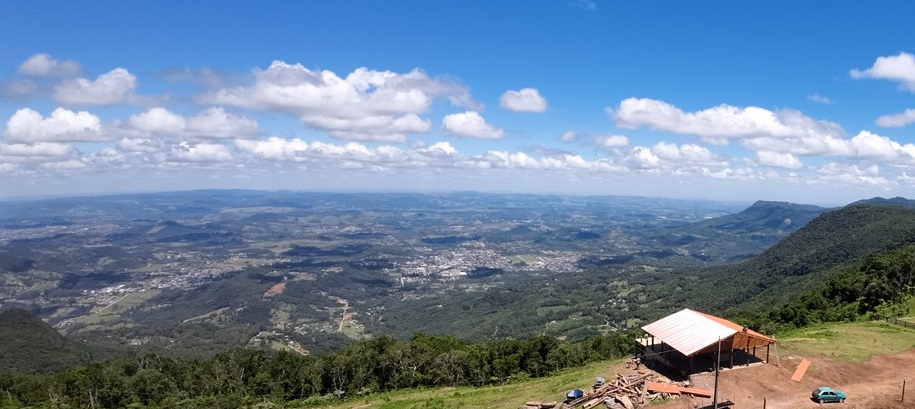 "De tirar o fôlego": Nova atração na divisa de Gramado tem vista incrível para três regiões do RS 1 Paradouro 5 - Acontece Gramado