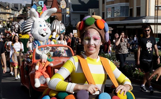 Ingressos para o desfile da Páscoa em Gramado estão à venda 1 Pascoa 5 - Acontece Gramado