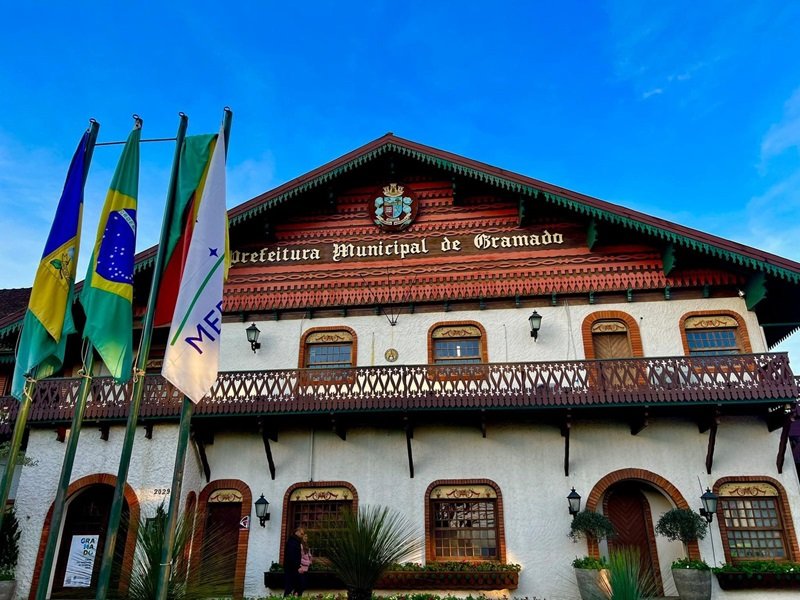 Prefeitura de Gramado abre 35 vagas para Monitor de Educação temporário 1 Prefeitura de Gramado 2 - Acontece Gramado