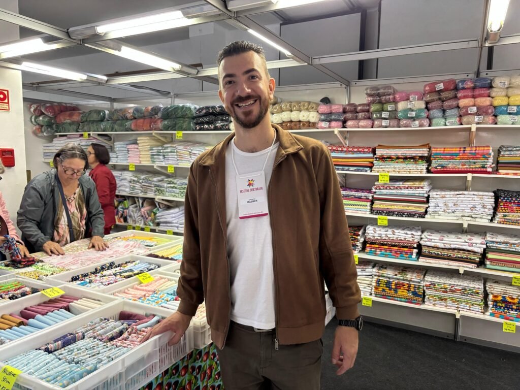 Fornecedores do setor têxtil chegam a Gramado para o Festival Internacional de Quilt e Patchwork 2 Renato Mes Joinvile expositor - Acontece Gramado