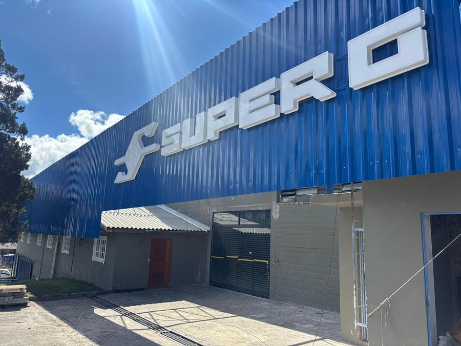 Super G reabre as portas em Gramado com a maior estrutura da região em soluções para obras e locações 1 Super G Gramado - Acontece Gramado