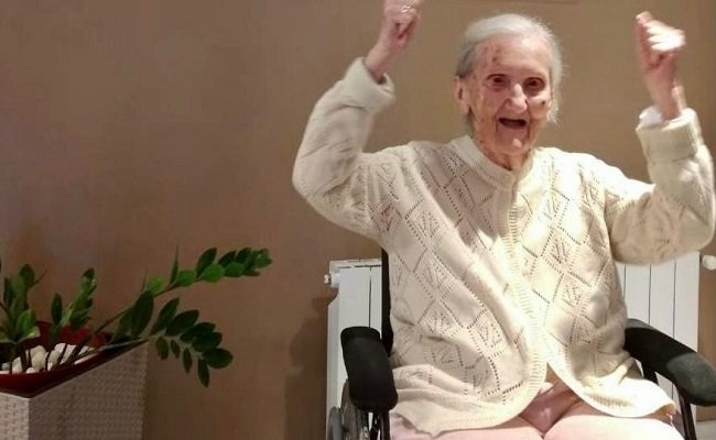 Rosa Witmann Jung, 94 anos, é a primeira gramadense a receber a vacina da COVID 1 Vacinacao - Acontece Gramado