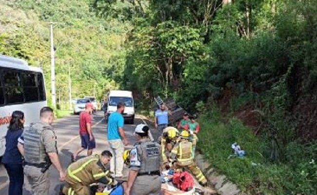 Acidente em Canela: passageiro de ônibus diz que motorista avisou que estava sem freio 1 acidente onibus - Acontece Gramado
