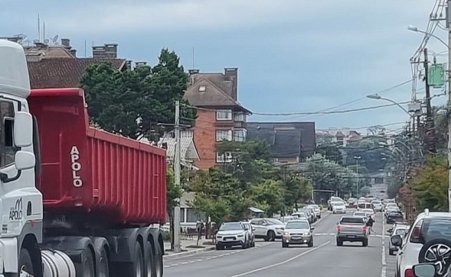 Gramado deve restringir caminhões na região central da cidade a partir de abril 1 caminhoes - Acontece Gramado