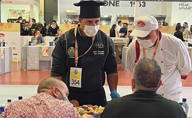 Chef Igor Cândido classifica entre os 24 melhores do Mundial de Pizzas 1 chef igor Italia 1 - Acontece Gramado