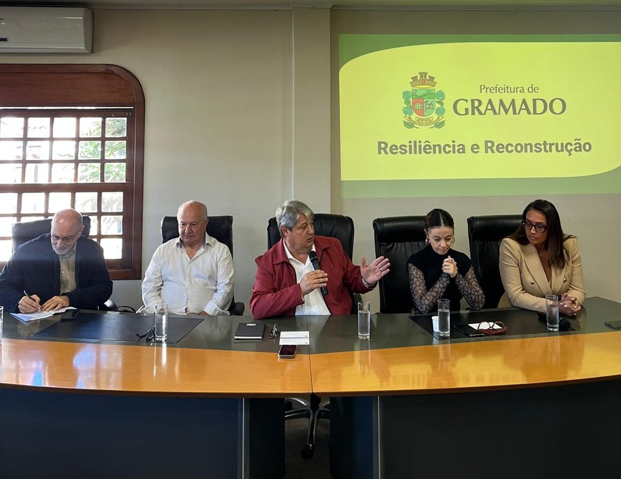 Prefeitura de Gramado apresenta ações e presta contas após um ano do evento climático 1 coletiva Gramado - Acontece Gramado