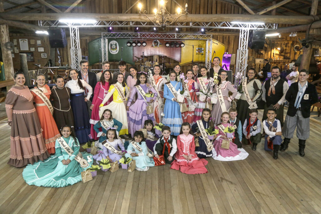 Concurso cultural elegeu prendas e peões do CTG Manotaço de Gramado 1 ctg 1 - Acontece Gramado