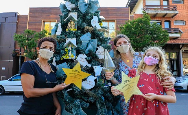 Di Pietro vence concurso de pinheiros decorados no Natal Luz 1 di pietro - Acontece Gramado
