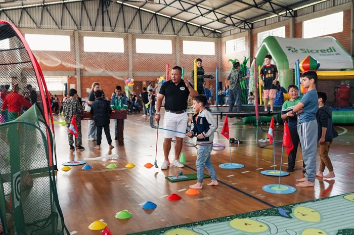 Dia das Crianças reuniu projetos sociais em ação do Own Time Home Club 1 dia da crianca - Acontece Gramado