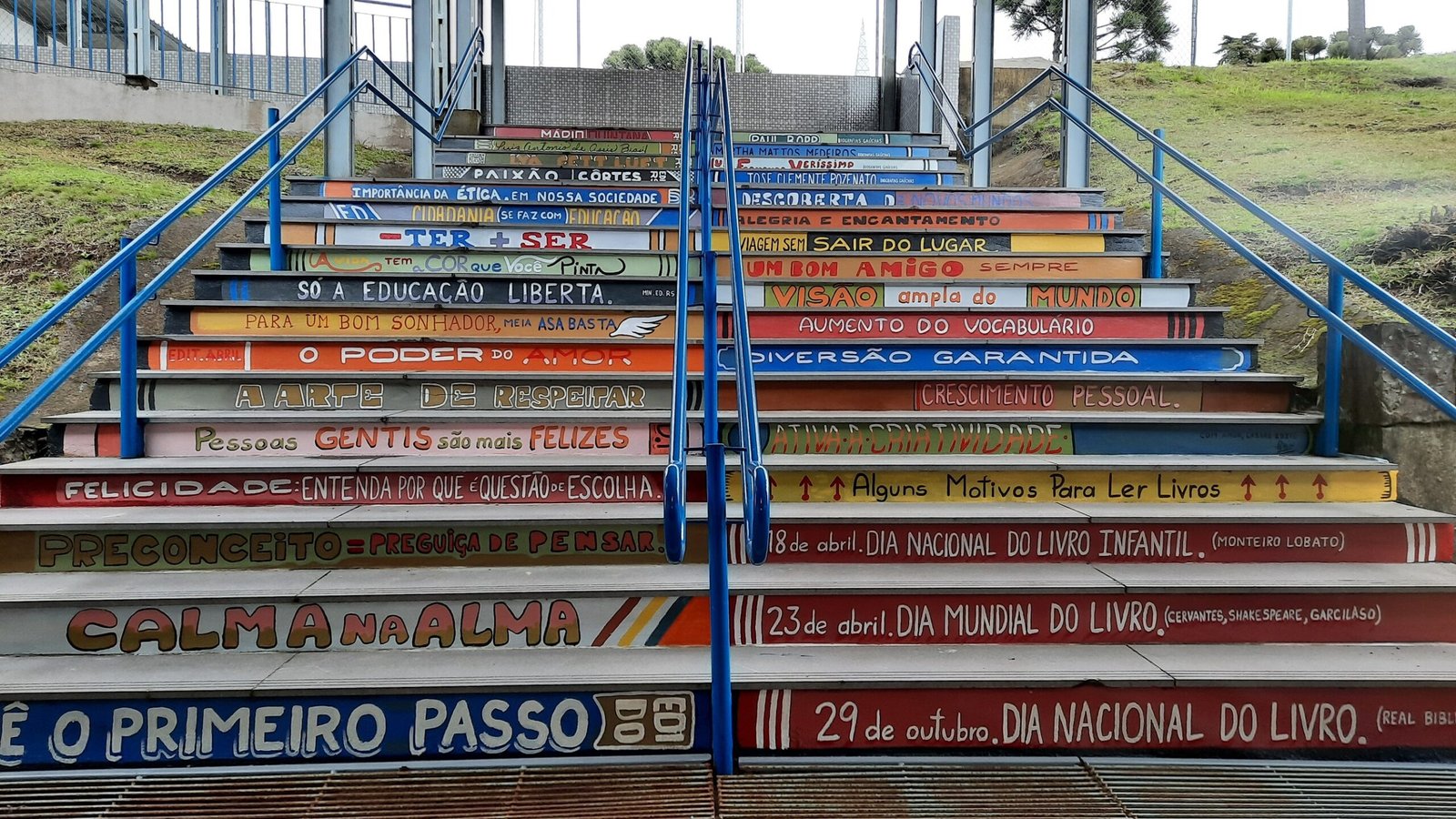 escadaria 1 scaled - Acontece Gramado
