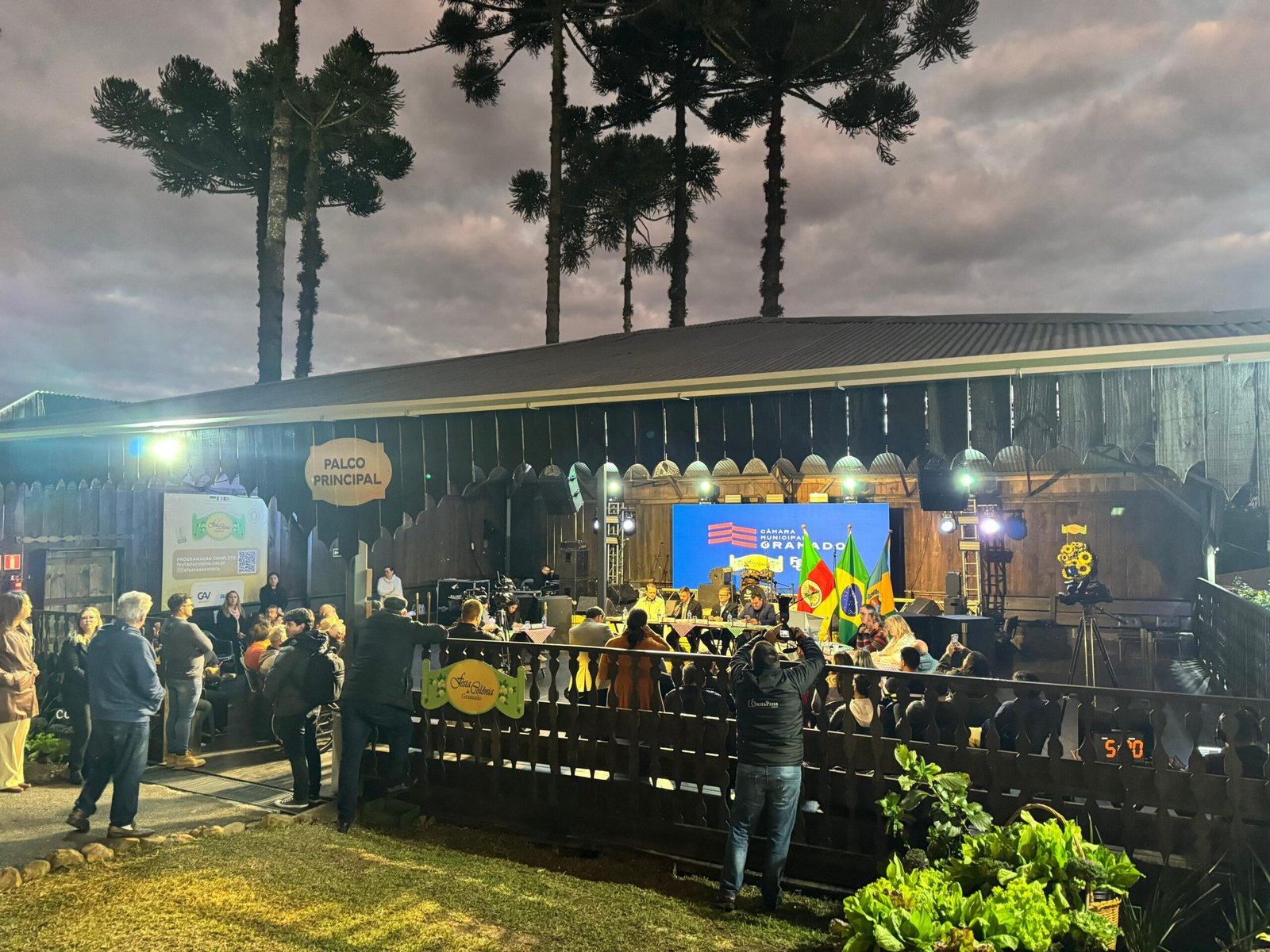 Câmara de Vereadores de Gramado inicia a Semana Legislativa com sessão especial e homenagens 1 essao scaled - Acontece Gramado