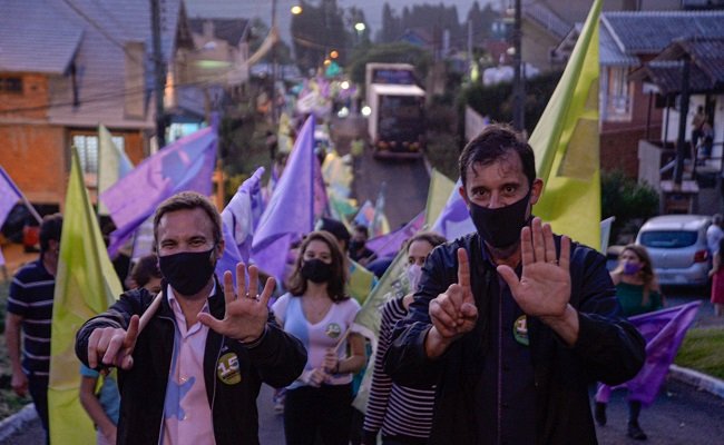 Evandro e Meneguzzo lideram caminhada e carreata 1 evandro 2 - Acontece Gramado