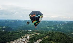 4 dicas para o Dia dos Namorados: passeio de balão, piquenique, espaço vintage e jantar asiático 1 f426560566ffa3c18df8e4e0954213d8 medium - Acontece Gramado