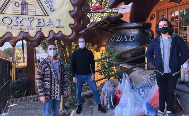 Campanha do agasalho Florybal arrecada 5 mil peças de roupas 1 florybal 4 - Acontece Gramado