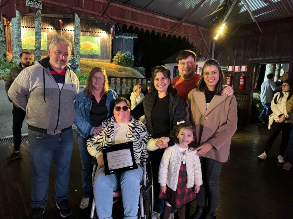 Câmara de Vereadores de Gramado inicia a Semana Legislativa com sessão especial e homenagens 3 homenagem 1 - Acontece Gramado