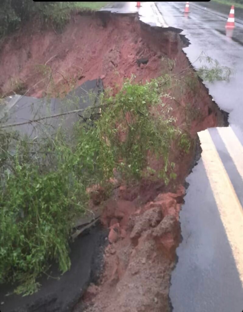Manhã de quinta (2) tem bloqueios totais nas rodovias de Gramado, Nova Petrópolis, Três Coroas e Taquara 1 img 2446 1 - Acontece Gramado