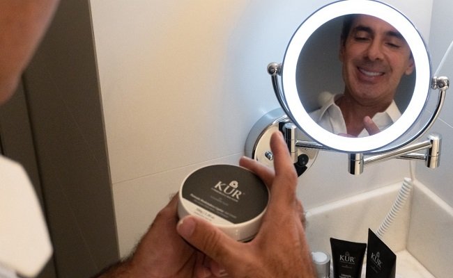Digital influencer Alexandre Taleb, assina a linha masculina da Kur Cosméticos 1 kur - Acontece Gramado