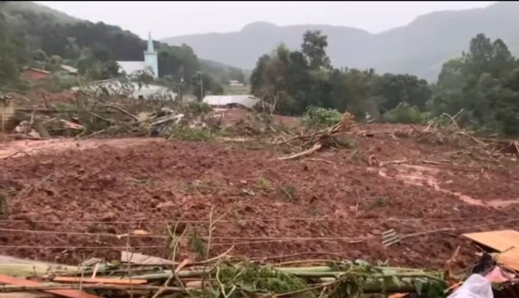 Quatro pessoas morrem soterradas em Gramado 1 linha furna 2 - Acontece Gramado