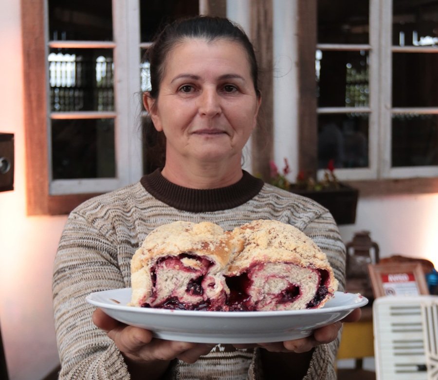 Cuca de frutas vermelhas vence concurso de melhor cuca da Festa da Colônia 2025 em Gramado 1 melhor cuca foto cid5 - Acontece Gramado