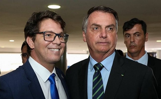 Bolsonaro suspende Lei Rouanet para cidades com medidas restritivas de combate à COVID 1 merio e bolsonaro - Acontece Gramado
