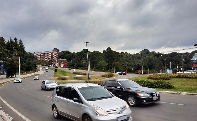 Acessos a Gramado e Canela seguem livres para o feriado. Ocupação hoteleira é de 85% 1 movimento 7 - Acontece Gramado