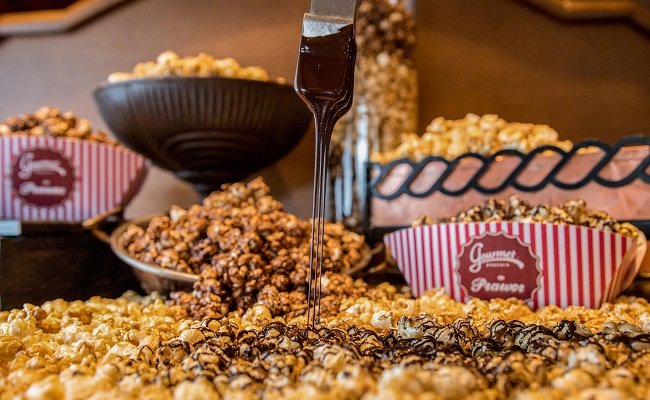 Prawer e Gourmet Popcorn se unem e lançam pipoca com chocolate artesanal 1 pipoca - Acontece Gramado