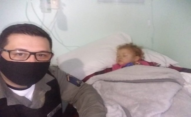 Soldado da BM salva bebê que engasgou com leite em Canela 1 soldado - Acontece Gramado